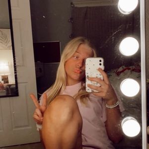 Meet your Posher, Abigail